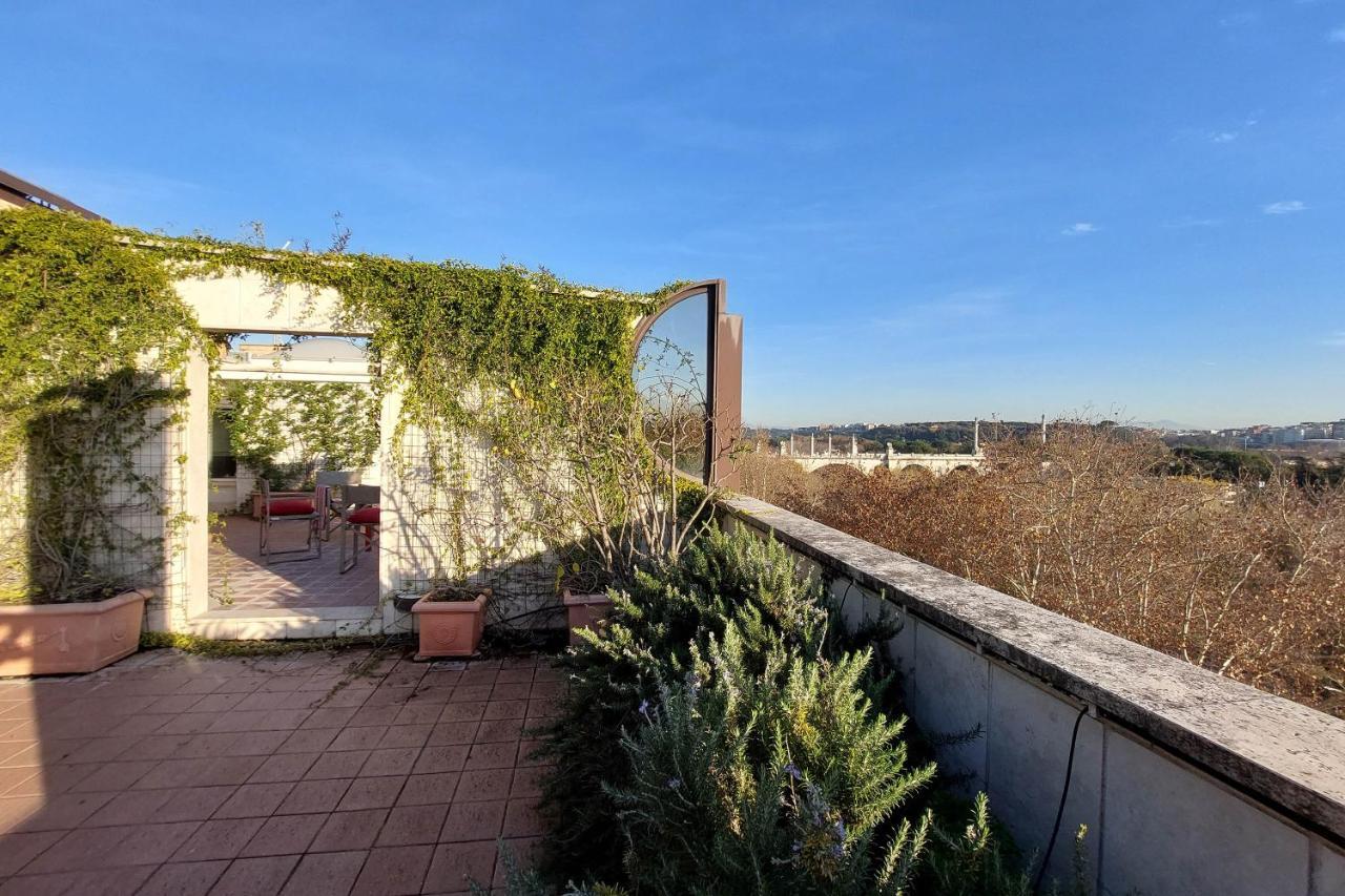 شقة Beautiful Loft In Ponte Milvio With Terrace روما المظهر الخارجي الصورة