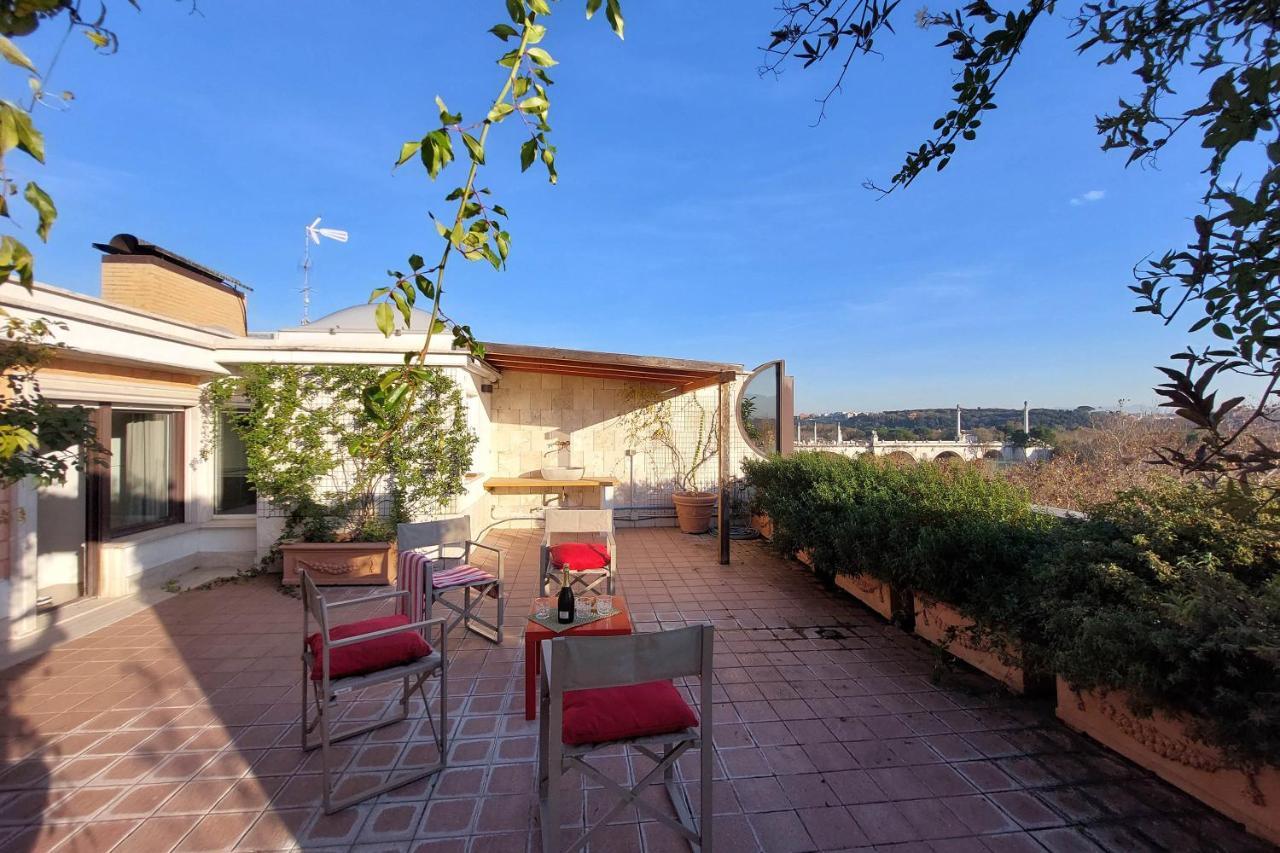 شقة Beautiful Loft In Ponte Milvio With Terrace روما المظهر الخارجي الصورة