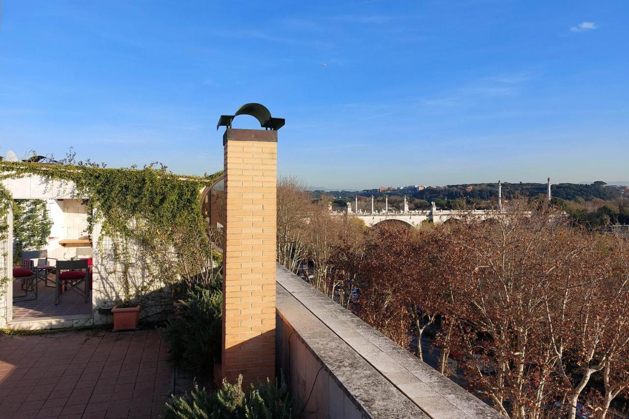 شقة Beautiful Loft In Ponte Milvio With Terrace روما المظهر الخارجي الصورة